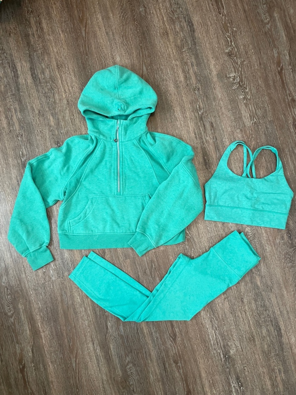 Like New Lululemon Matching Maldives Green Bundle. Size Tops 6, XS-S/ Bottom 4